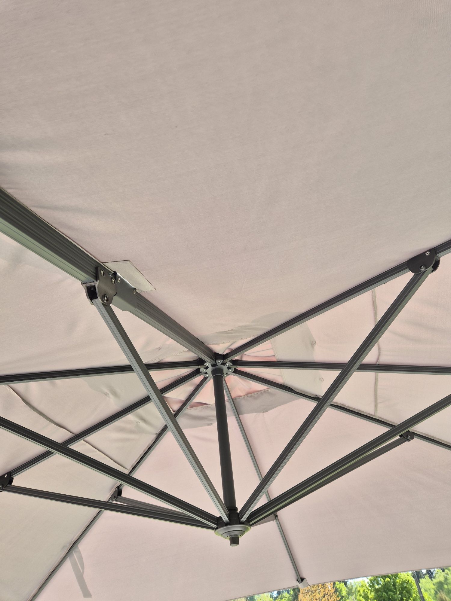 Parasol ogrodowy 3x4 metry z podstawą.