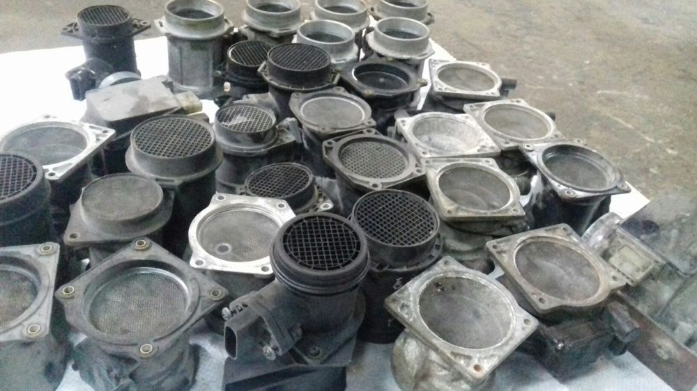 Расходомер Audi ауди разборка 80 90 100 A4 A6 A8 B4 B5 C4 C5 D1 D2