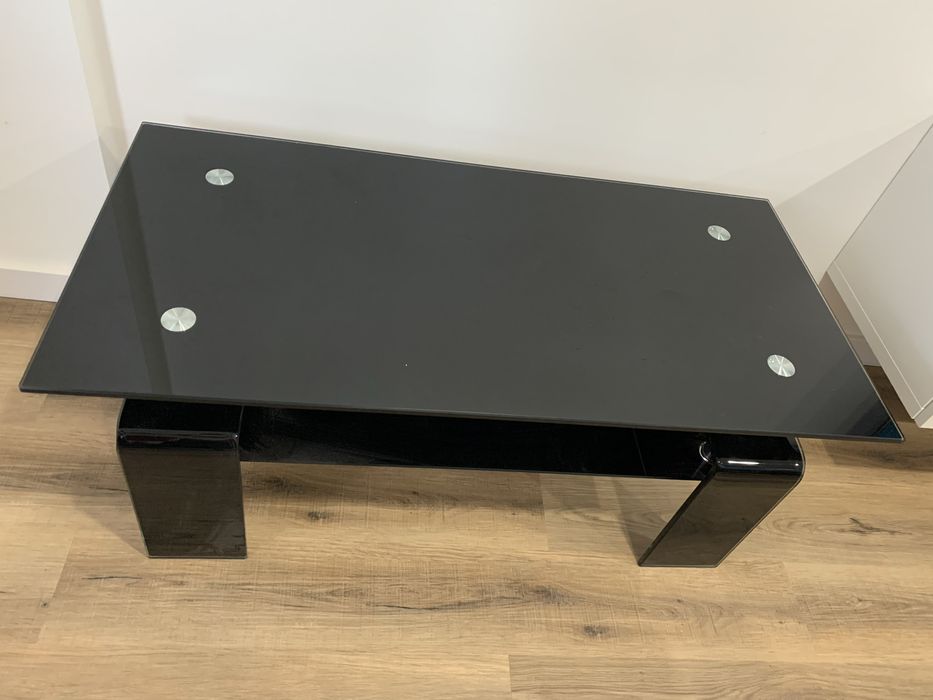 Mesa de centro em vidro preto