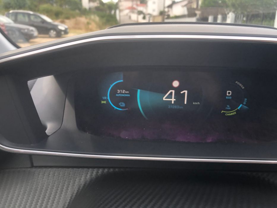 Peugeot e-208 Allure 50kwh iva dedutivel