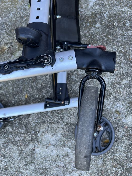 Sprzedam lekki aluminiowy chodzik/pchacz: firmy ROLLATOR