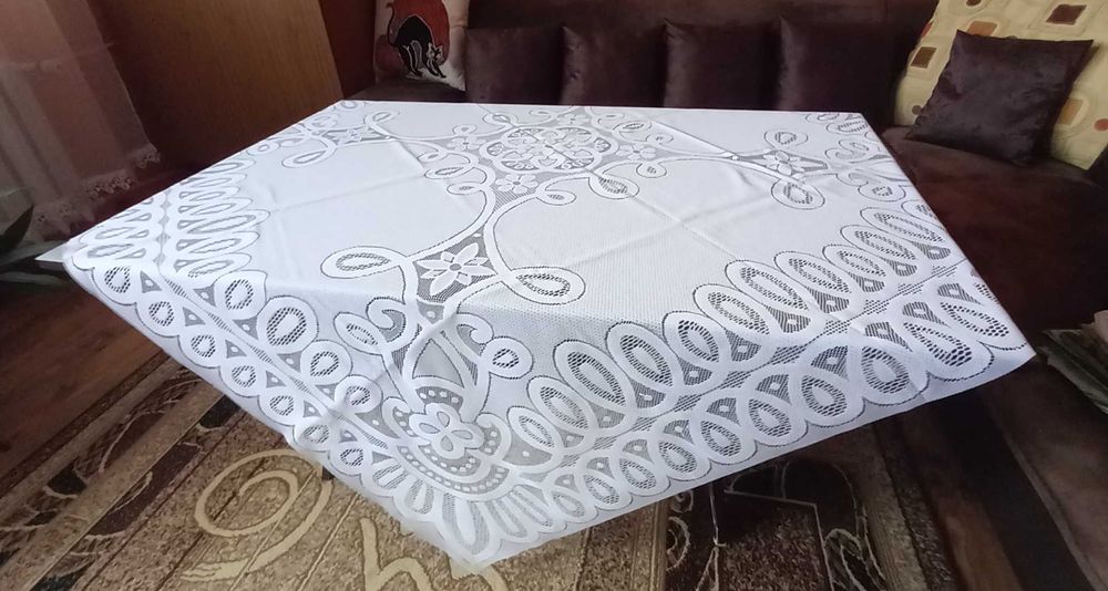 Obrus żakardowy 160cm × 160cm