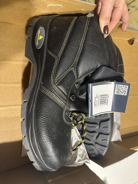 Nowe obuwie robocze Delta Plus w kartonie - rozmiar 46