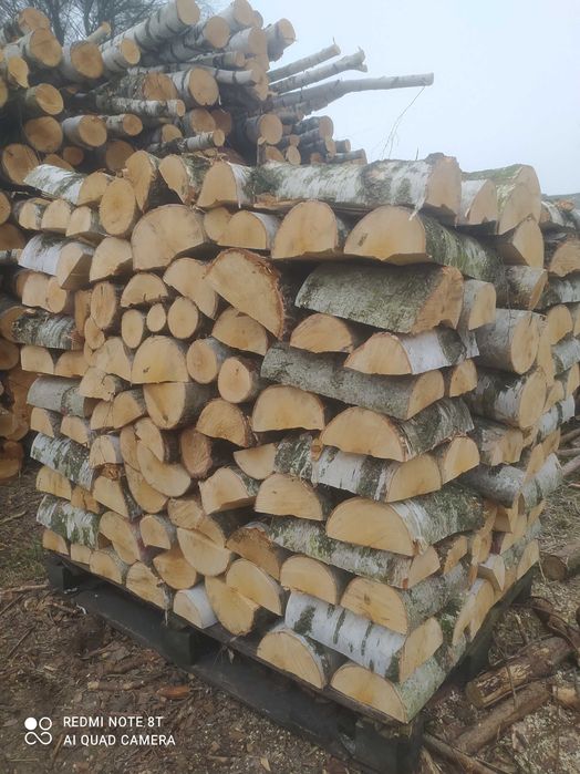 Drewno kominkowe sezonowane dąb brzoza. Drewno na ognisko