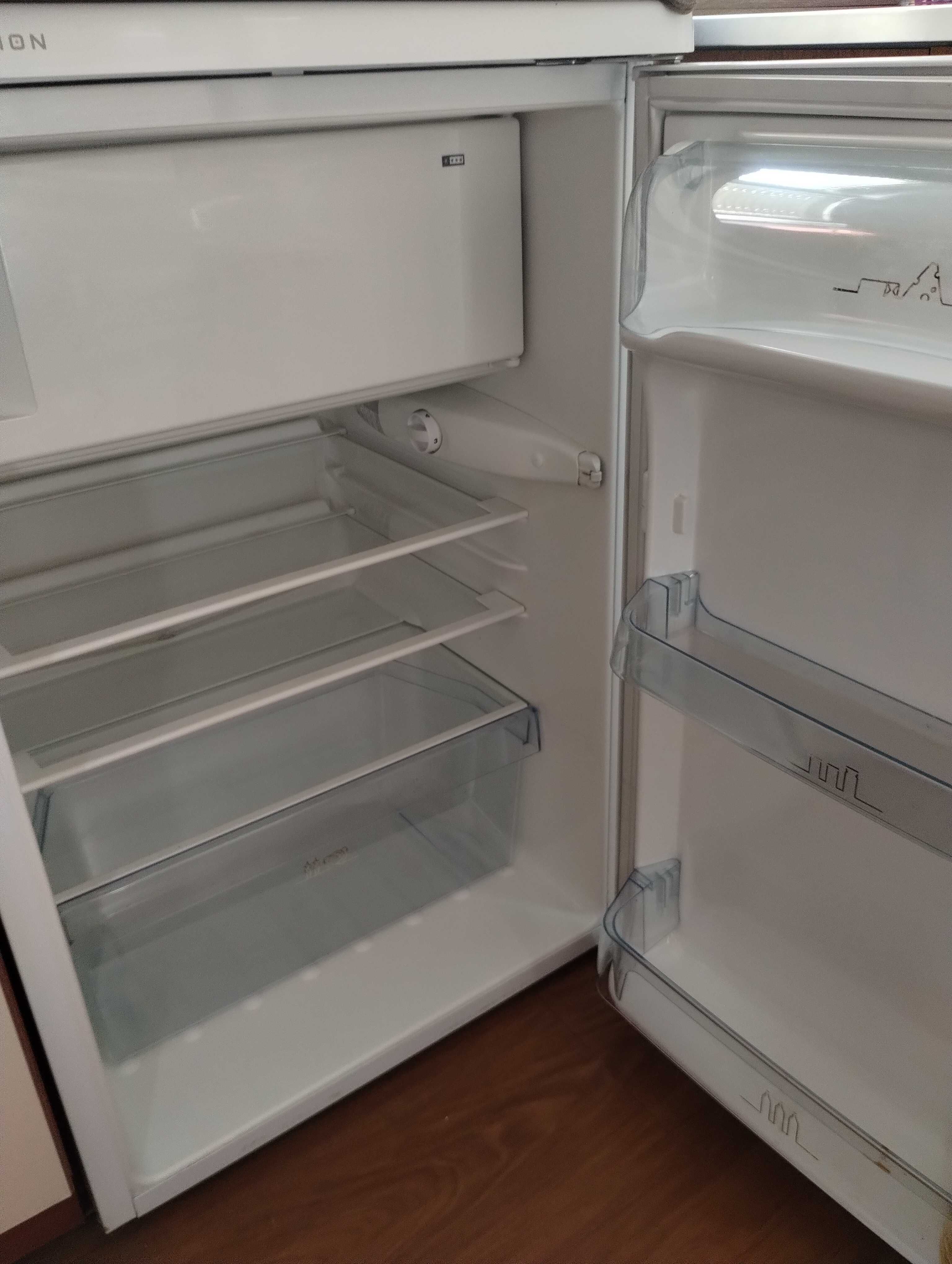 Lodówka Electrolux A+ średnia wielkość