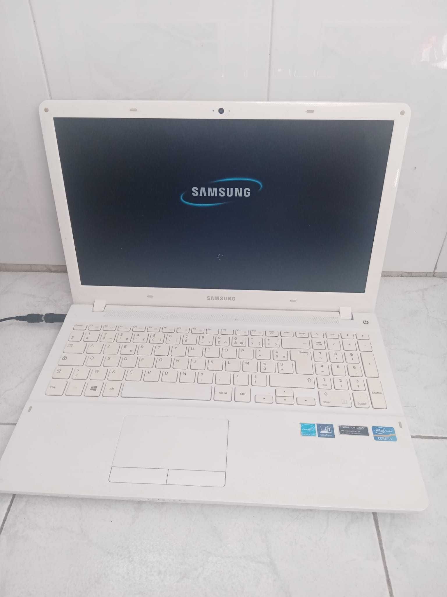 Portátil Samsung NP450R5E Intel® Core i3