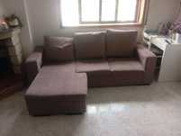 Sofá com Chaise com baú