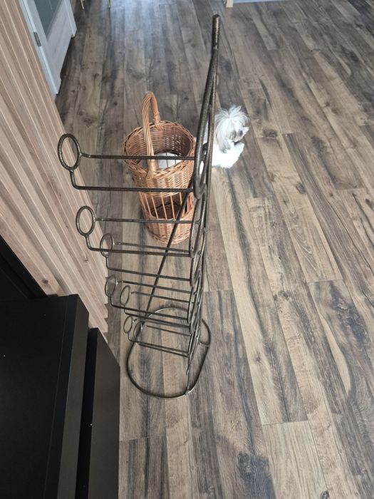 stojak na winno metalowy