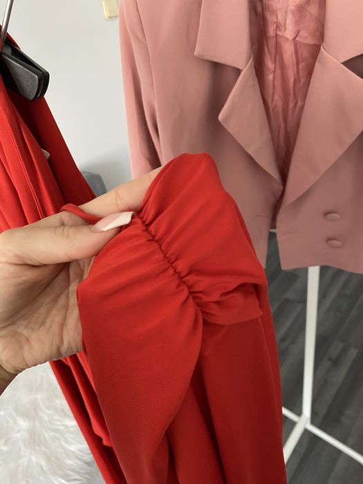 H&M L/40 czerwone body z długimi rękawami