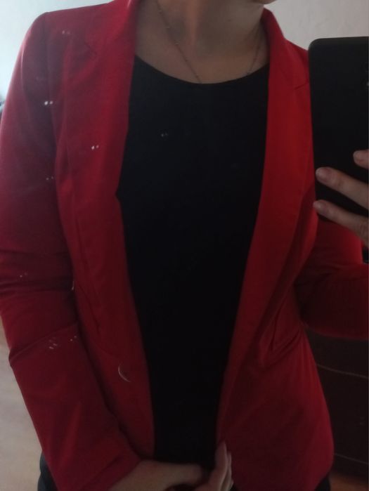Czerwona damska marynarka