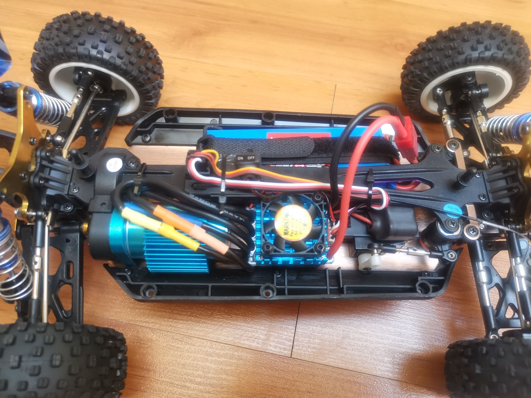 Carro RC Buggy XKS Wltoys 124017 Brushless 4x4 1:12 75Km/h