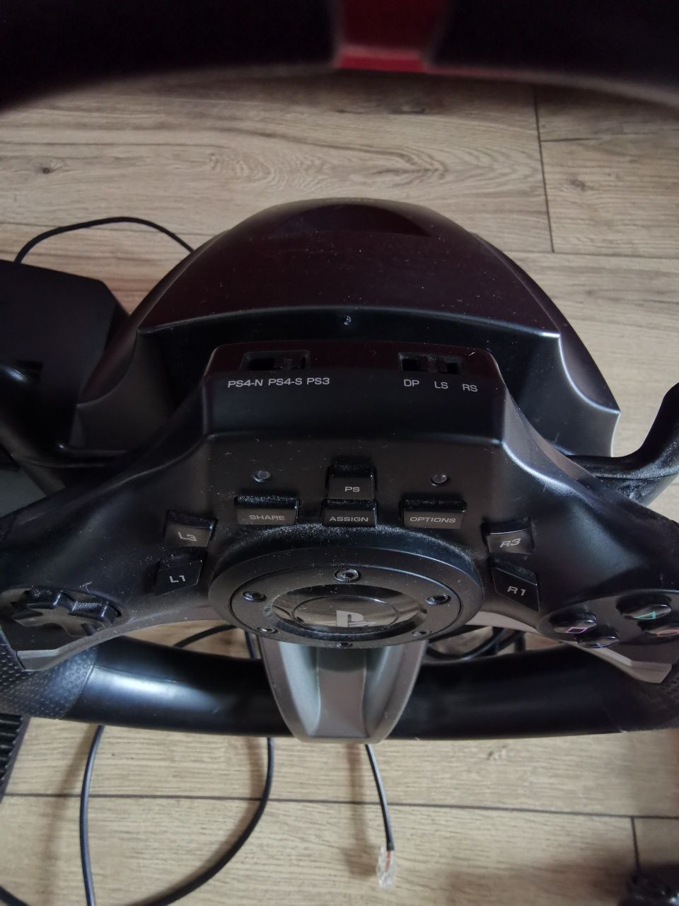 Kierownica + pedały HORI  PS4-052