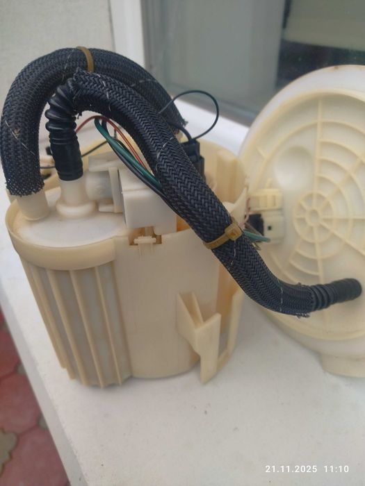 Бензонасос із колбою в зборі Опель Астра Н.