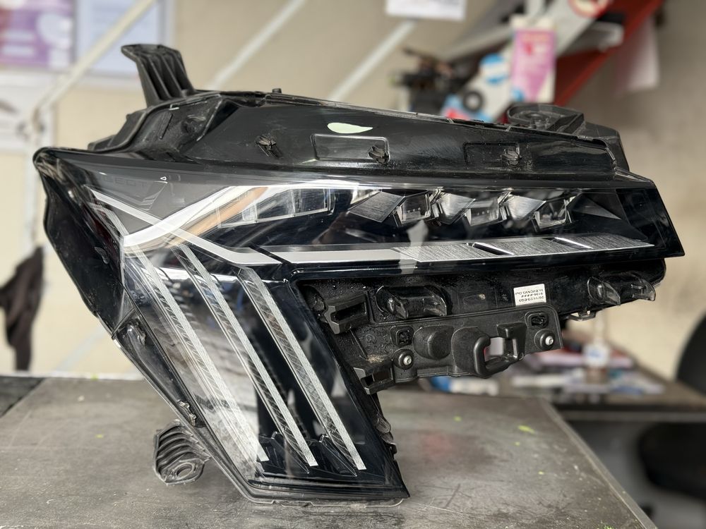 Peugeot 508 ll farol direito led 2023