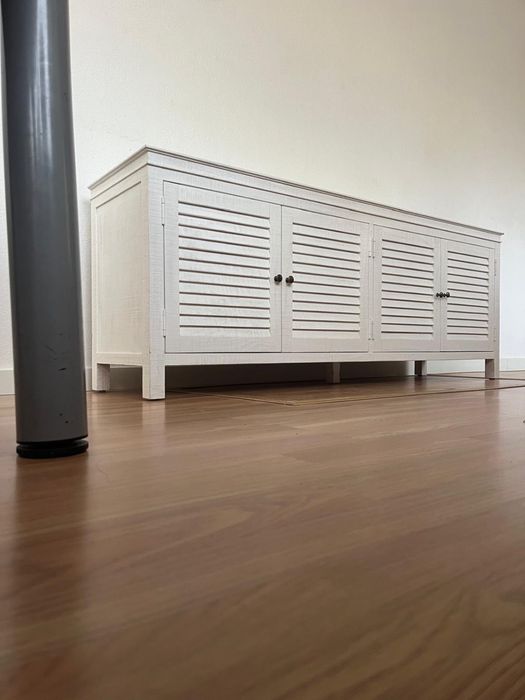 Armario branco com 4 portas