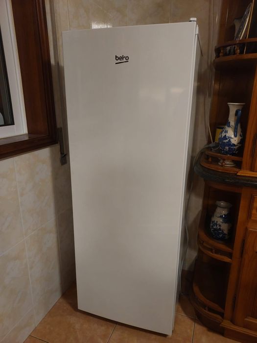 Congelador Vertical Beko