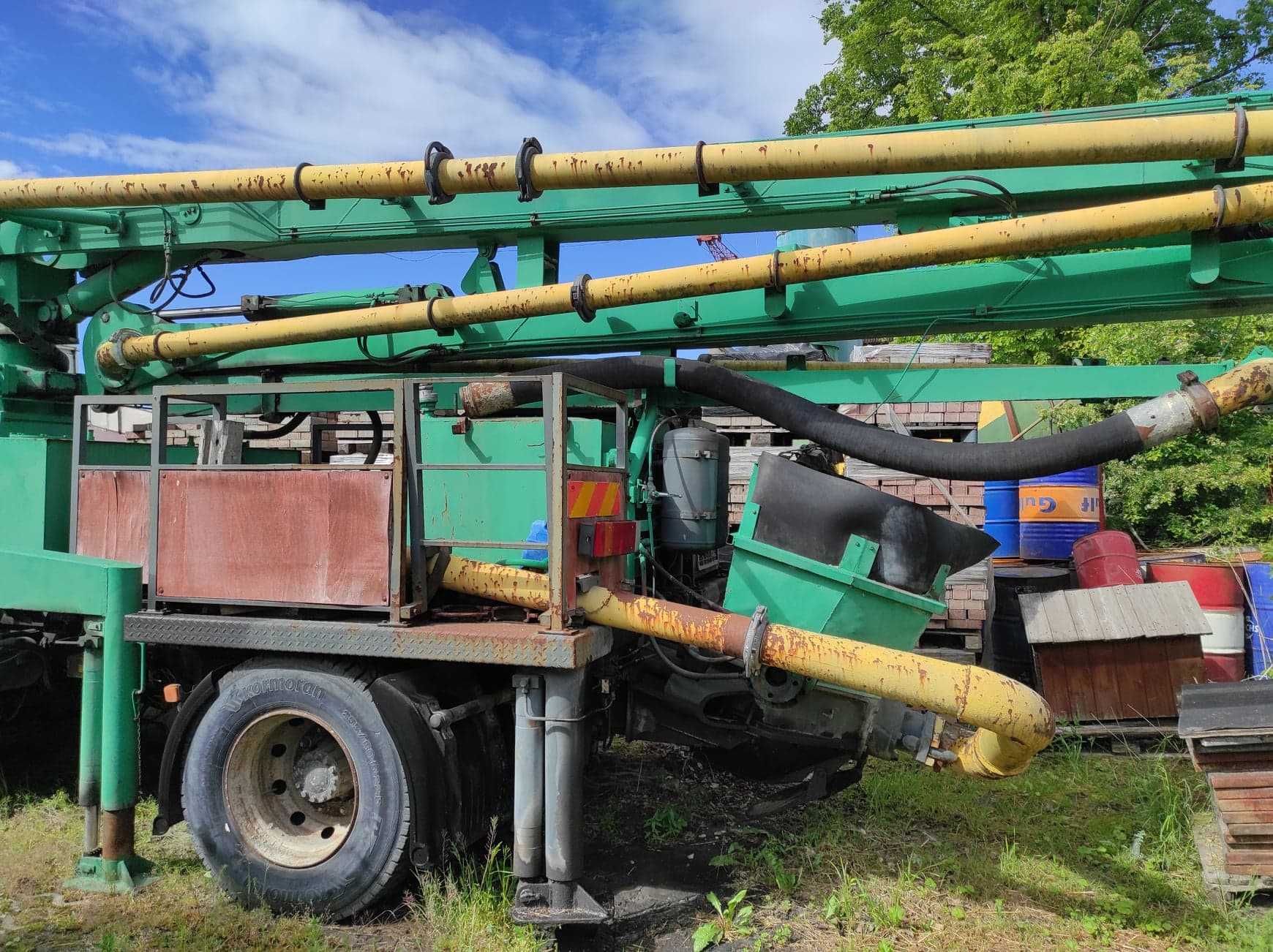 Pompa do betonu marki MAN  TYP:18.264 (samochód specjalny)