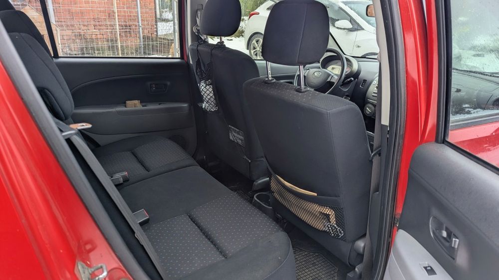 Daihatsu sirion 1.0 70km 9 lat w jednych rękach