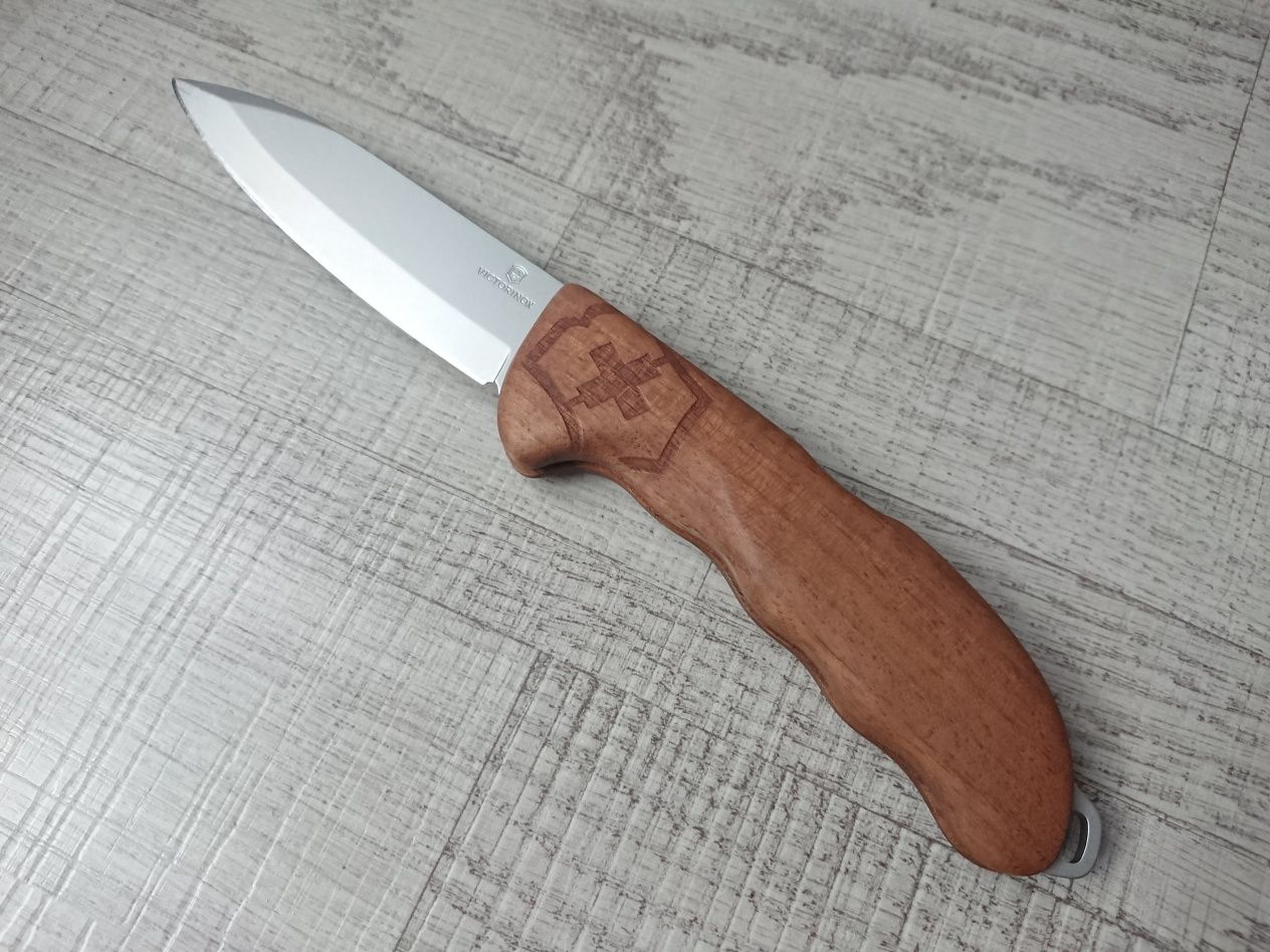 Nóż Victorinox Hunter Pro Wood