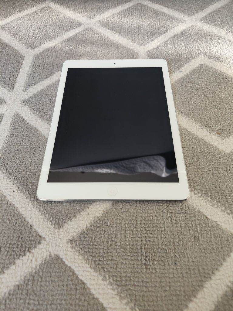 Apple iPad Air A1475, 16 GB SIM