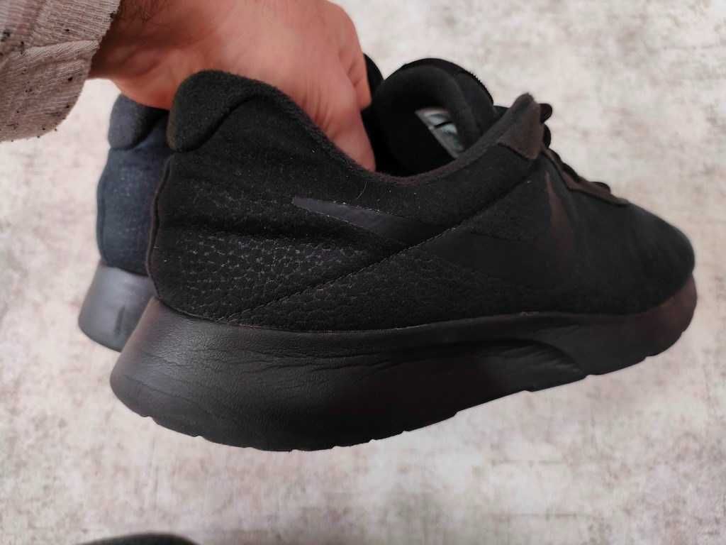 Кросівки Nike Tanjun Premium р-45.5 оригінал найк кроссовки чёрные.