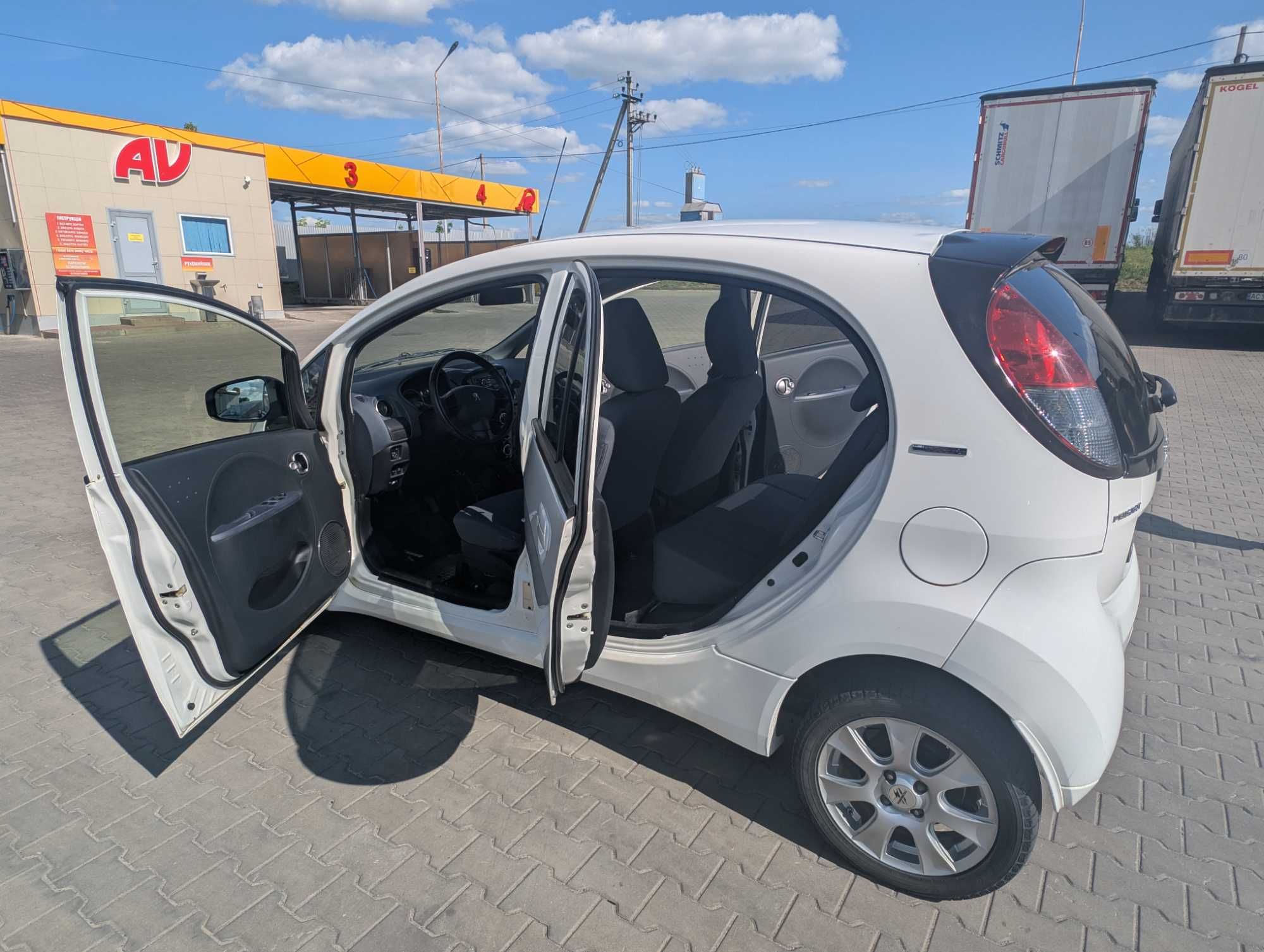 Peugeot Ion 2015 року