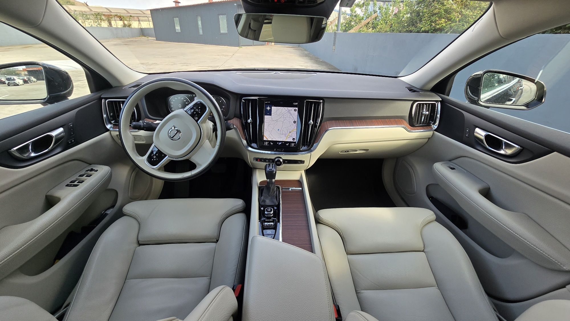 Volvo V60 D3 Inscription | 2020 | Full Extras