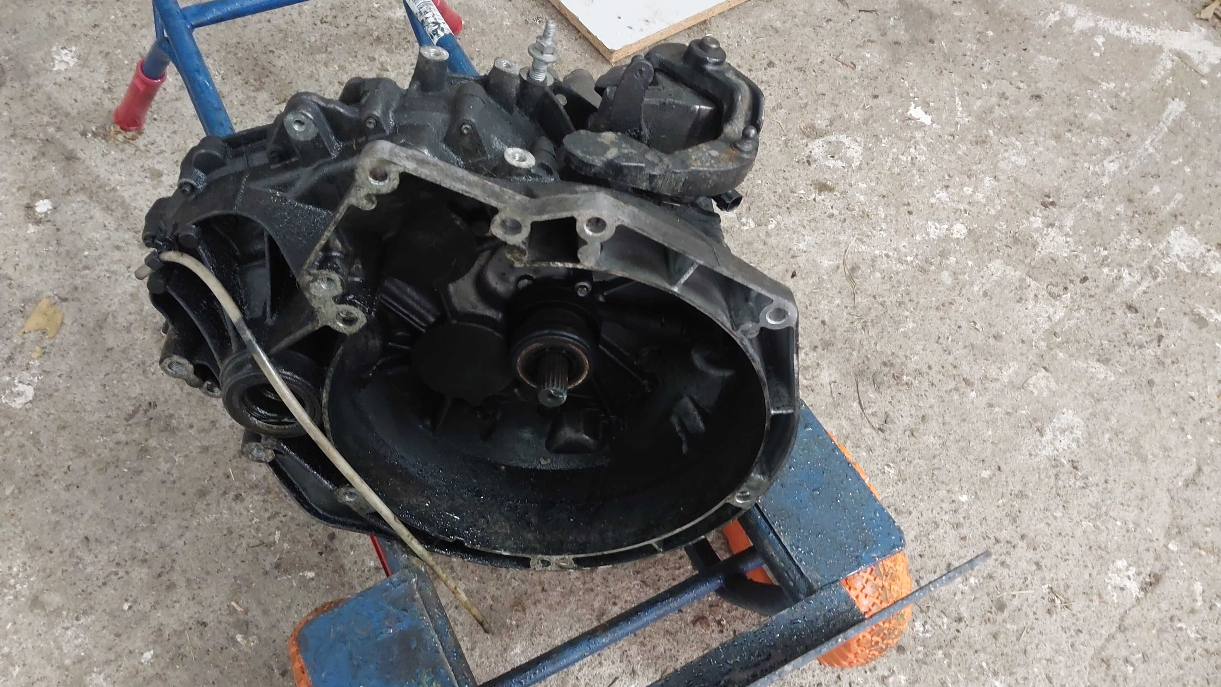 Skrzynia biegów Ford Focus mk3 1,6 tdci 10-14 rok USZKODZONA