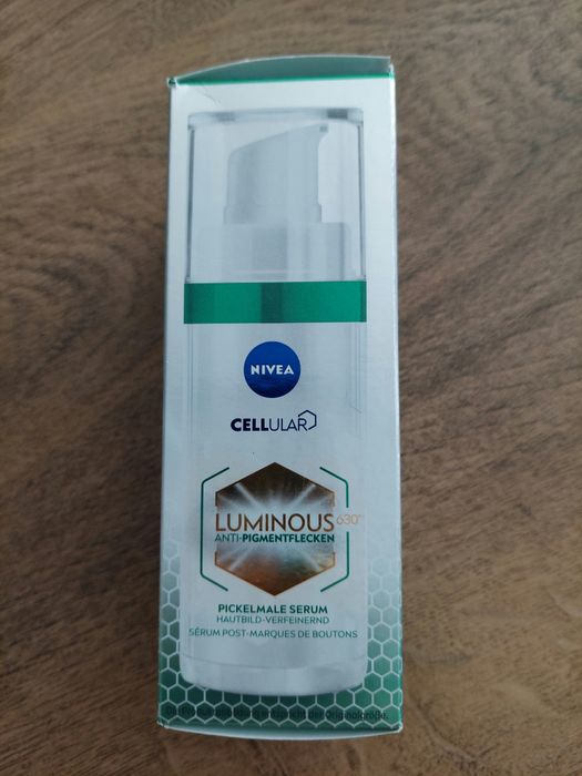 Nivea Cellular Serum na przebarwienia po trądziku