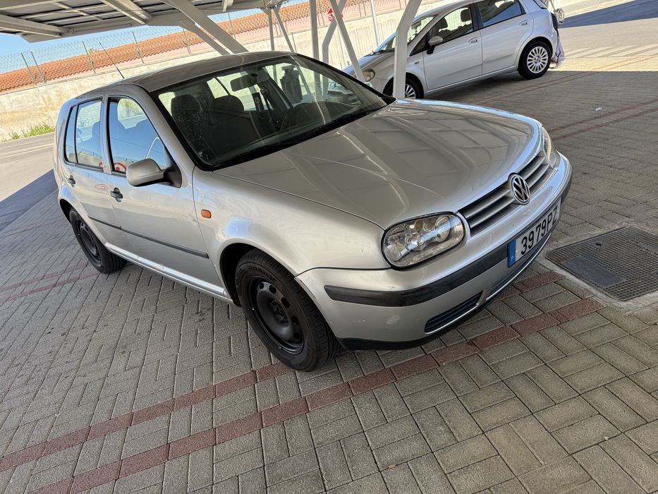 Vendo golf quantro impecavel no seu geral
