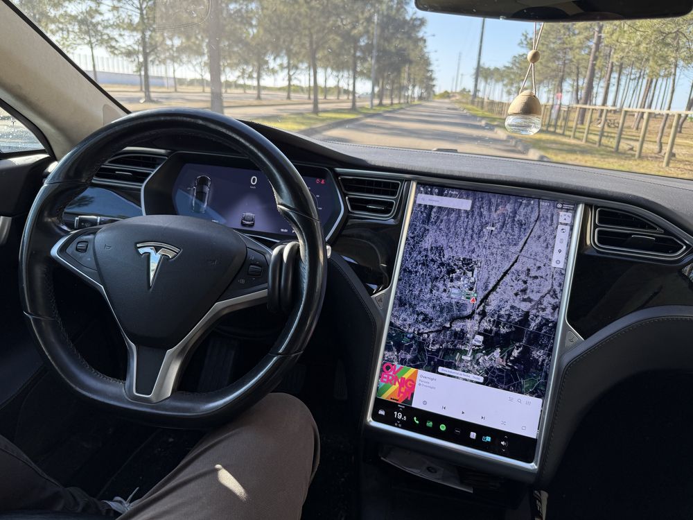 Tesla model s75 carregamentos grauitos