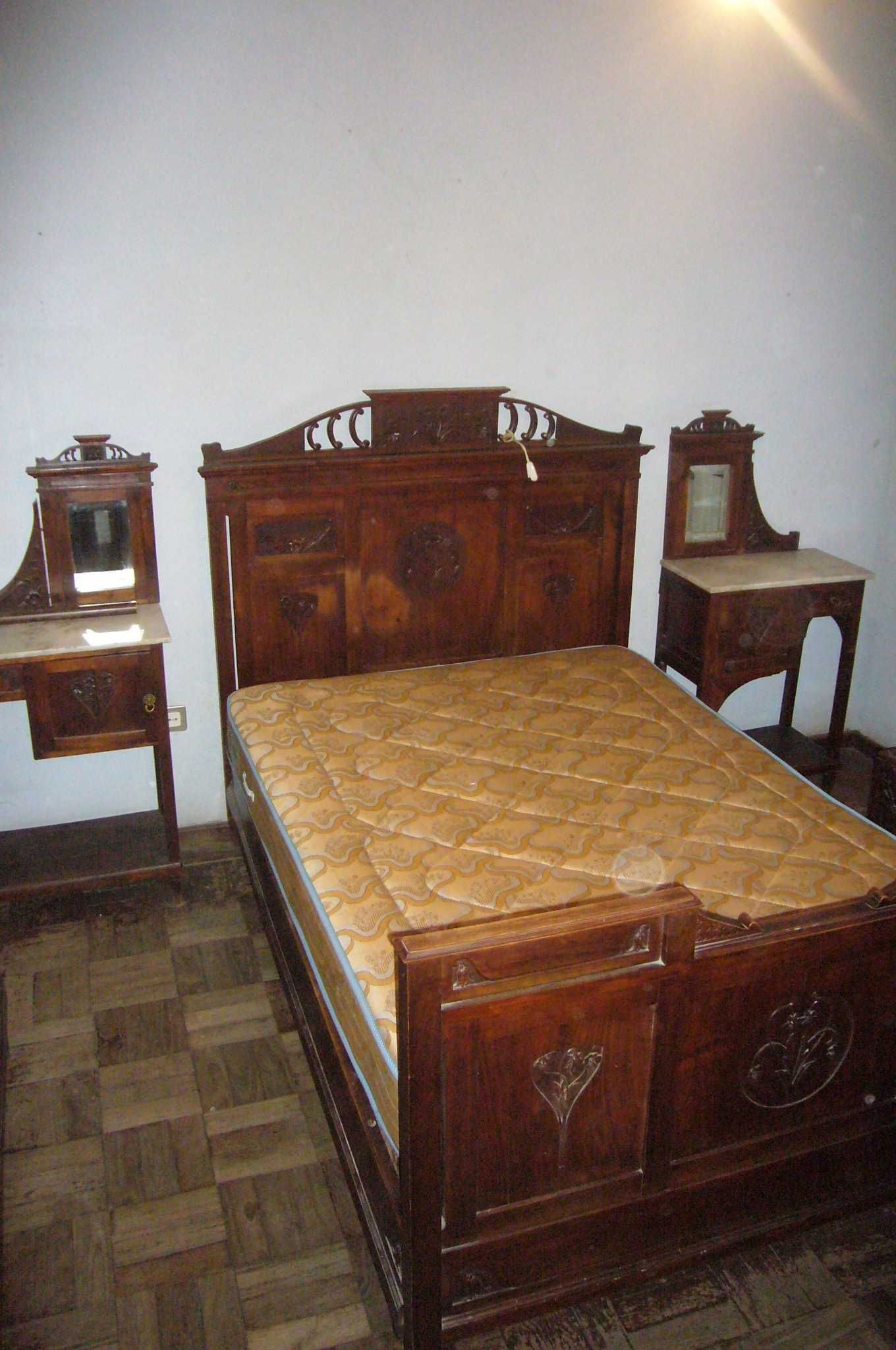 Mobilia de quarto arte nova