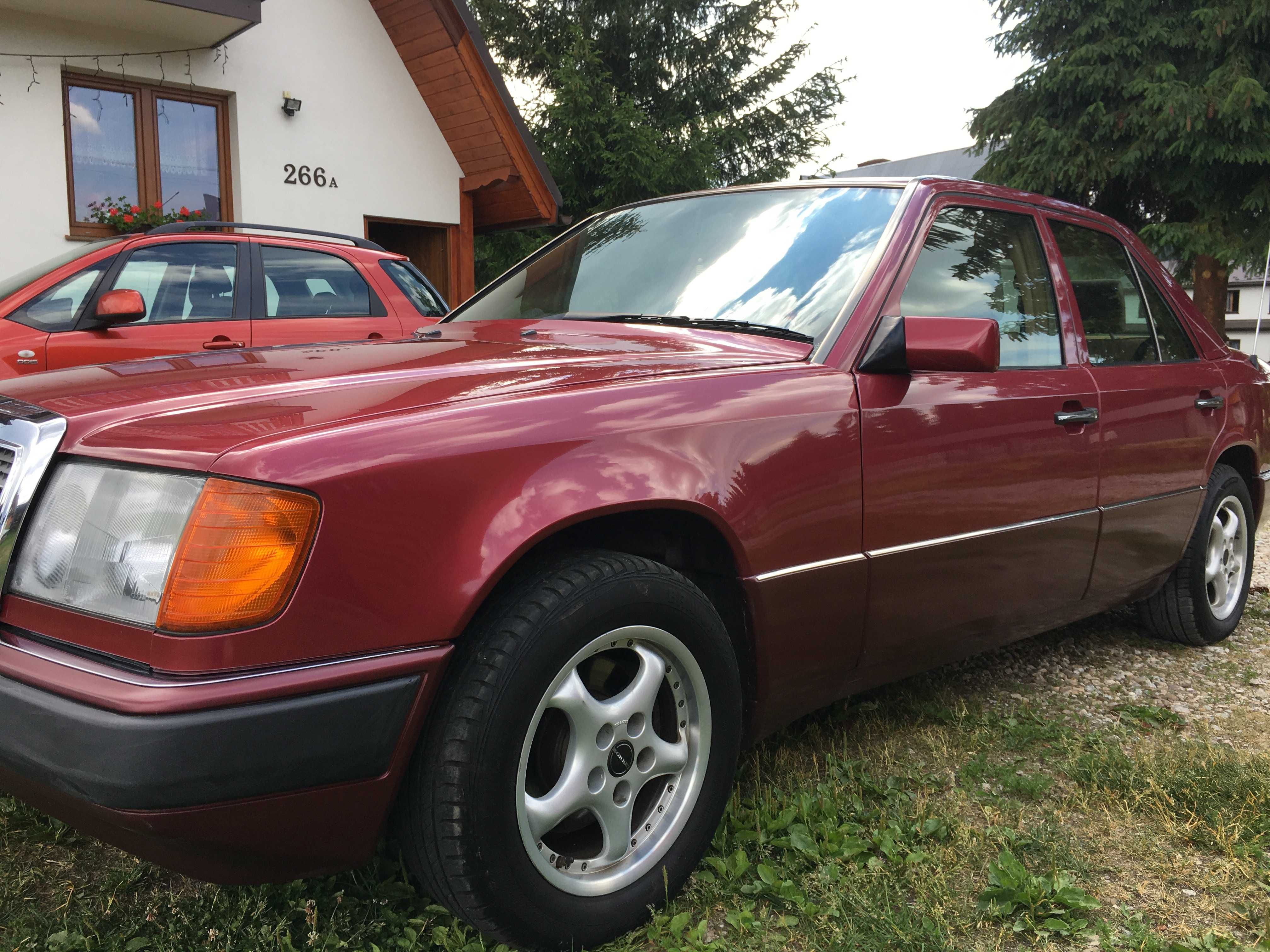 Mercedes-Benz W124 rok 1991  235 000  km Diesel 2.0 L. Sedan