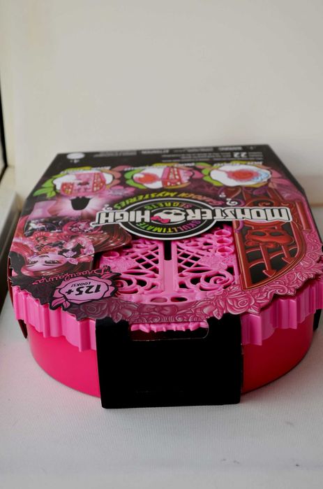 лялька Monster High Draculaura Skulltimate Secrets шафа з секретом