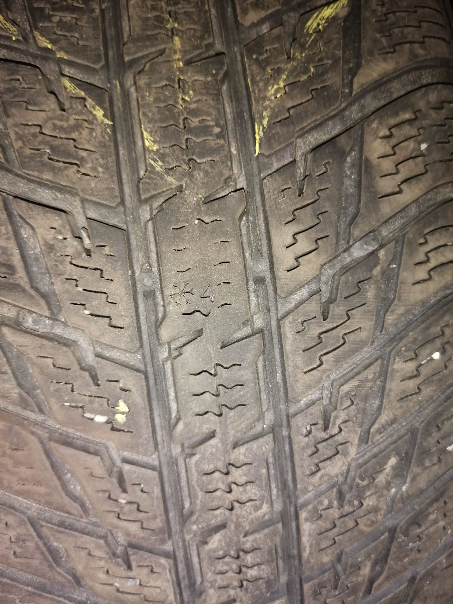 Opony zimowe 215 65 R16 Nokian WR SUV3