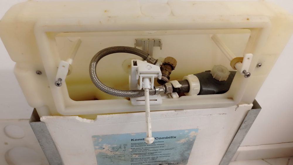 Stelaż podtynkowy w komplecie z miską wc
