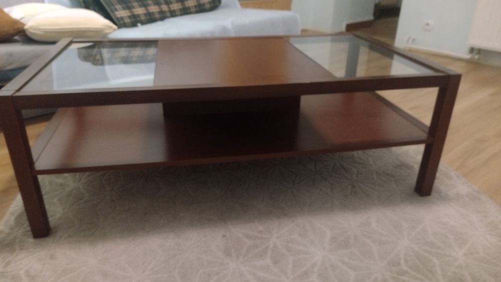 Stolik brązowy z dwiema szybami