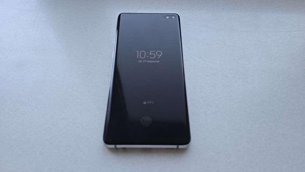 Samsung Galaxy S10+ Plus  SM-G975F/DS