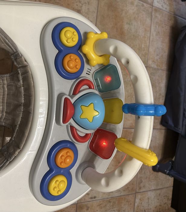 Andador bebé com musica e luzes