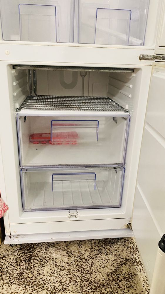 Двухкамерный Холодильник Zanussi (184 См)