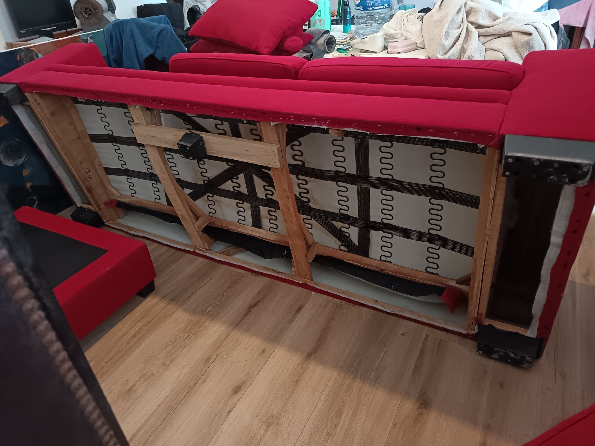 Sofá Chaise Longue Vermelho em bom estado geral