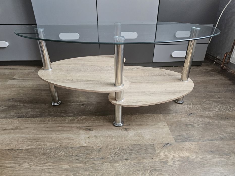 Ładny stolik kawowy szklany