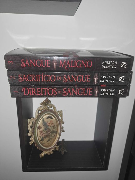 Livros da série Casa das Comarré, de Kristen Painter