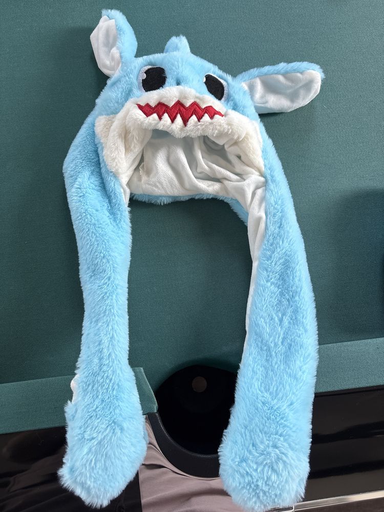 Czapka rekin shark