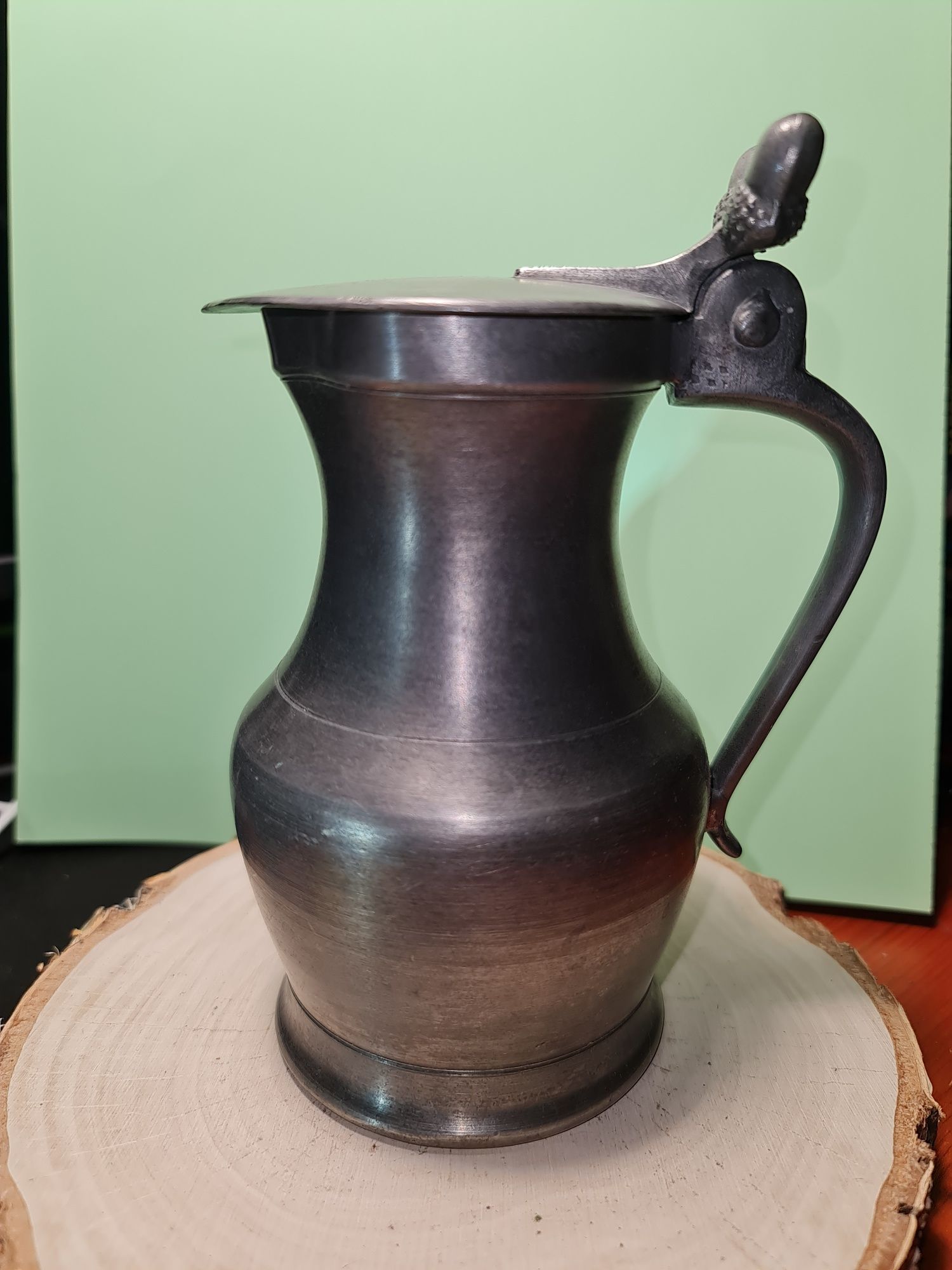 Stary cynowy dzban z pokrywką - dąb - żołędzie (17cm)