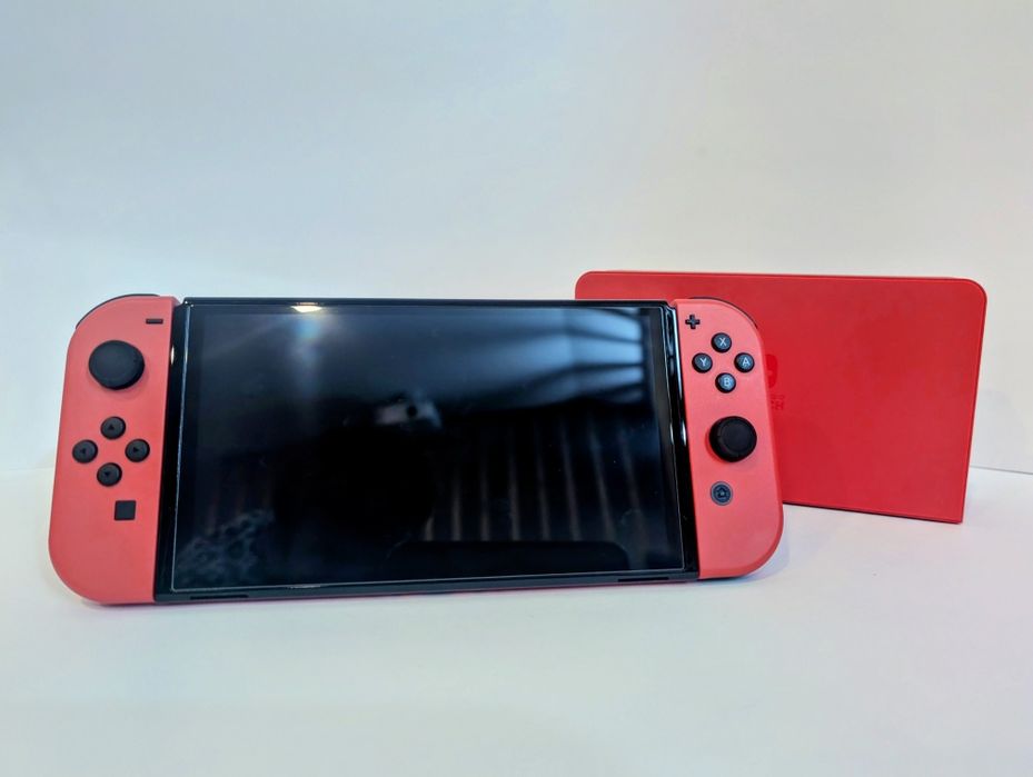 [NOVA] Nintendo Switch OLED Edição Super Mario - desbloqueada c/chip