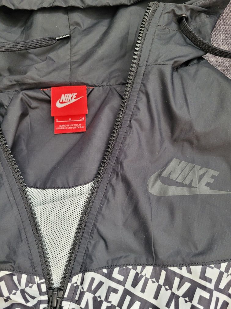 Nike / wiatrówka / damska /