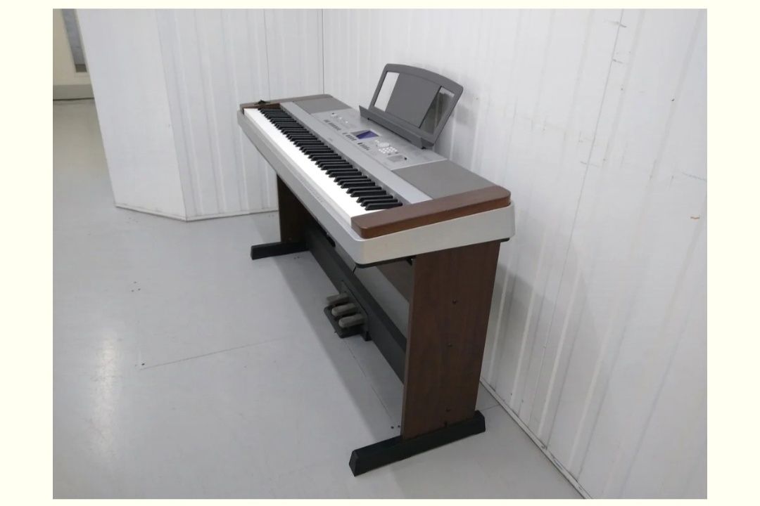 Продам пианино Yamaha