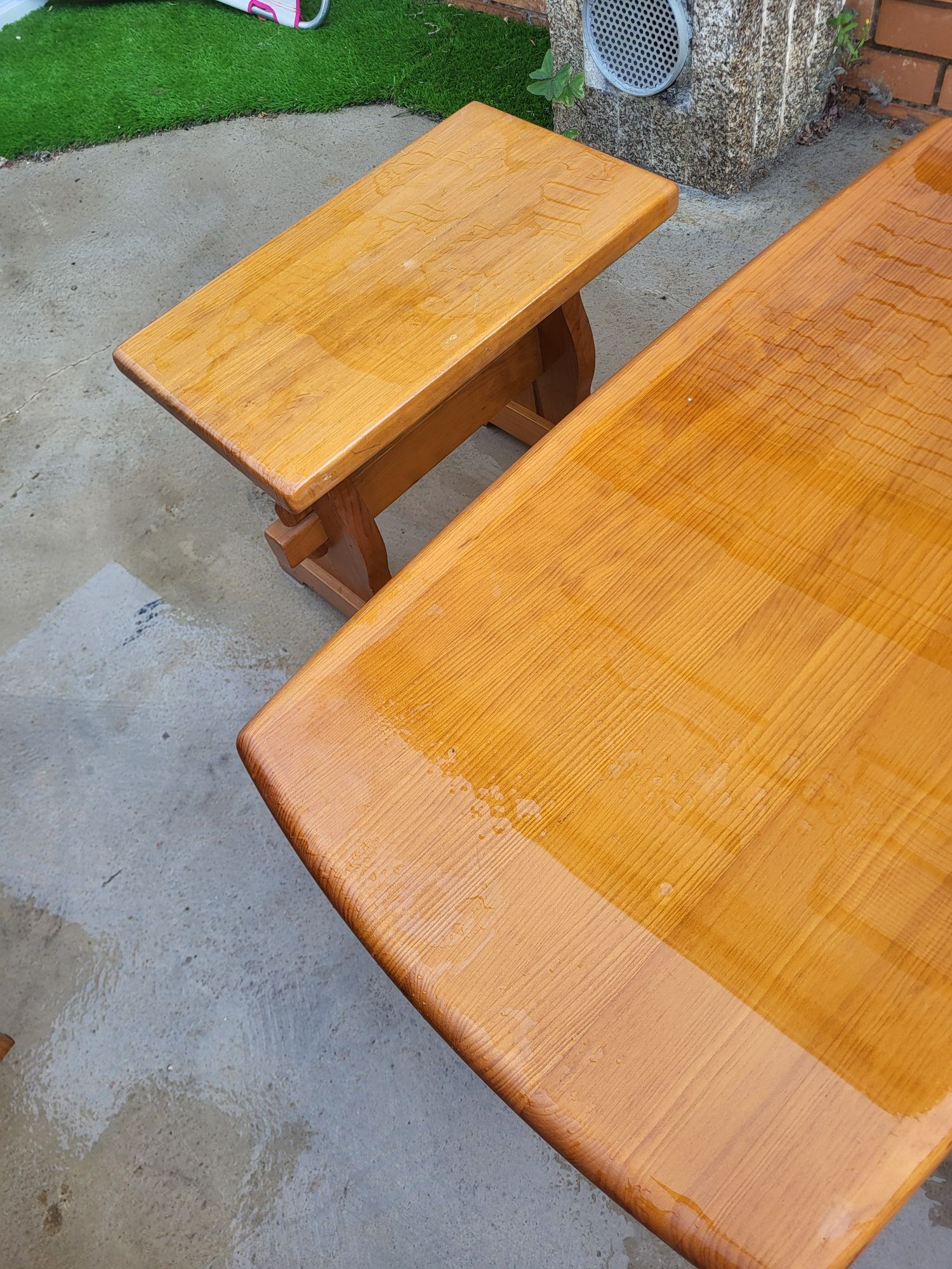 Vendo mesa pequena banco e cadeira