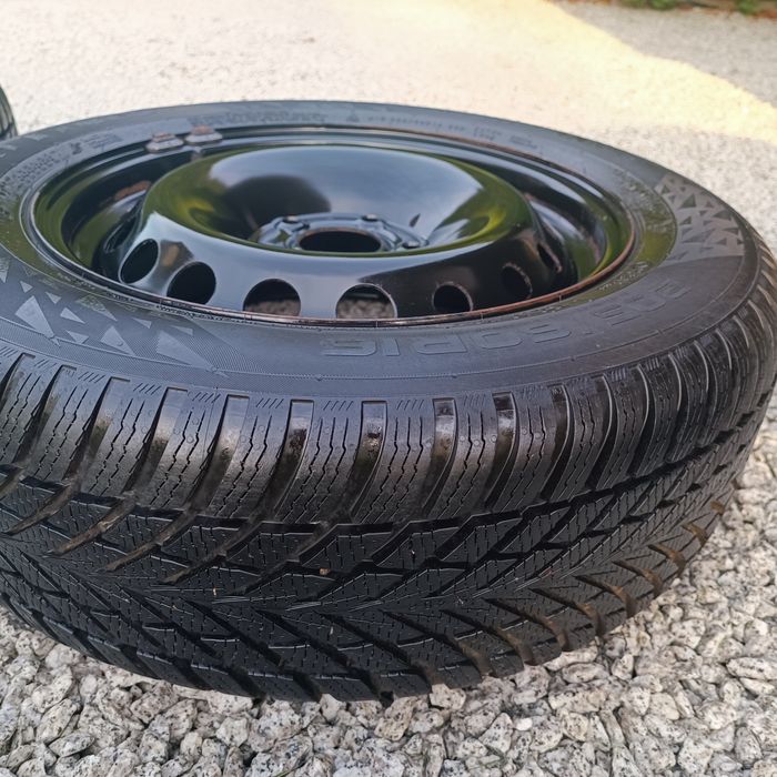 Koła 4 x felgi stalowe 16" z 2024 + opony zimowe Nokian 2024